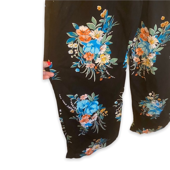 Hype Wide Leg Floral Pants - Picture 2 of 6